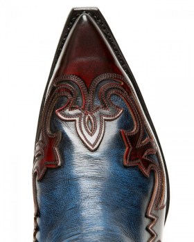 3840-Cuervo-Hurricane-Rojo-Hurricane-Ducados-4